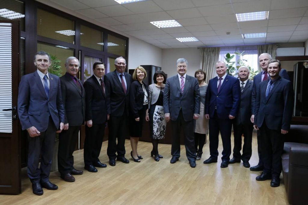 Сьогодні Президент України Петро Порошенко відвідав Дім Біблії