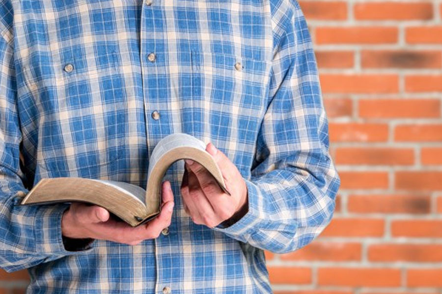 Біблія – дороговказ для молоді та студентів
